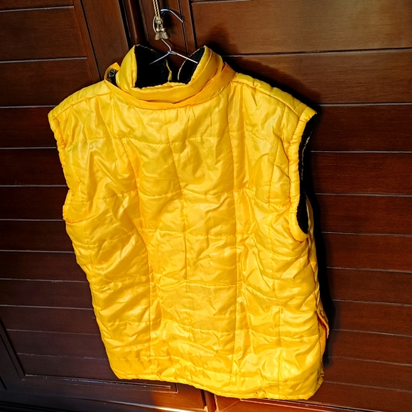 Woolen Yellow Sleeveless Jacket size - M - Picture 2 of 2